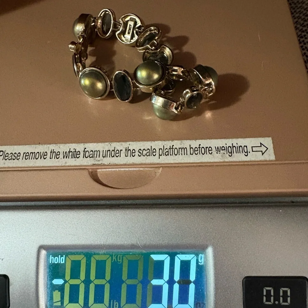 MONET VINTAGE ROUND OLIVE GREEN AND OVAL BLACK GLASS GOLD-TONE 7.5